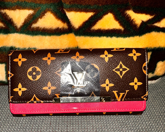 LOUIS VUITTON Leather Wallet LV - Pink