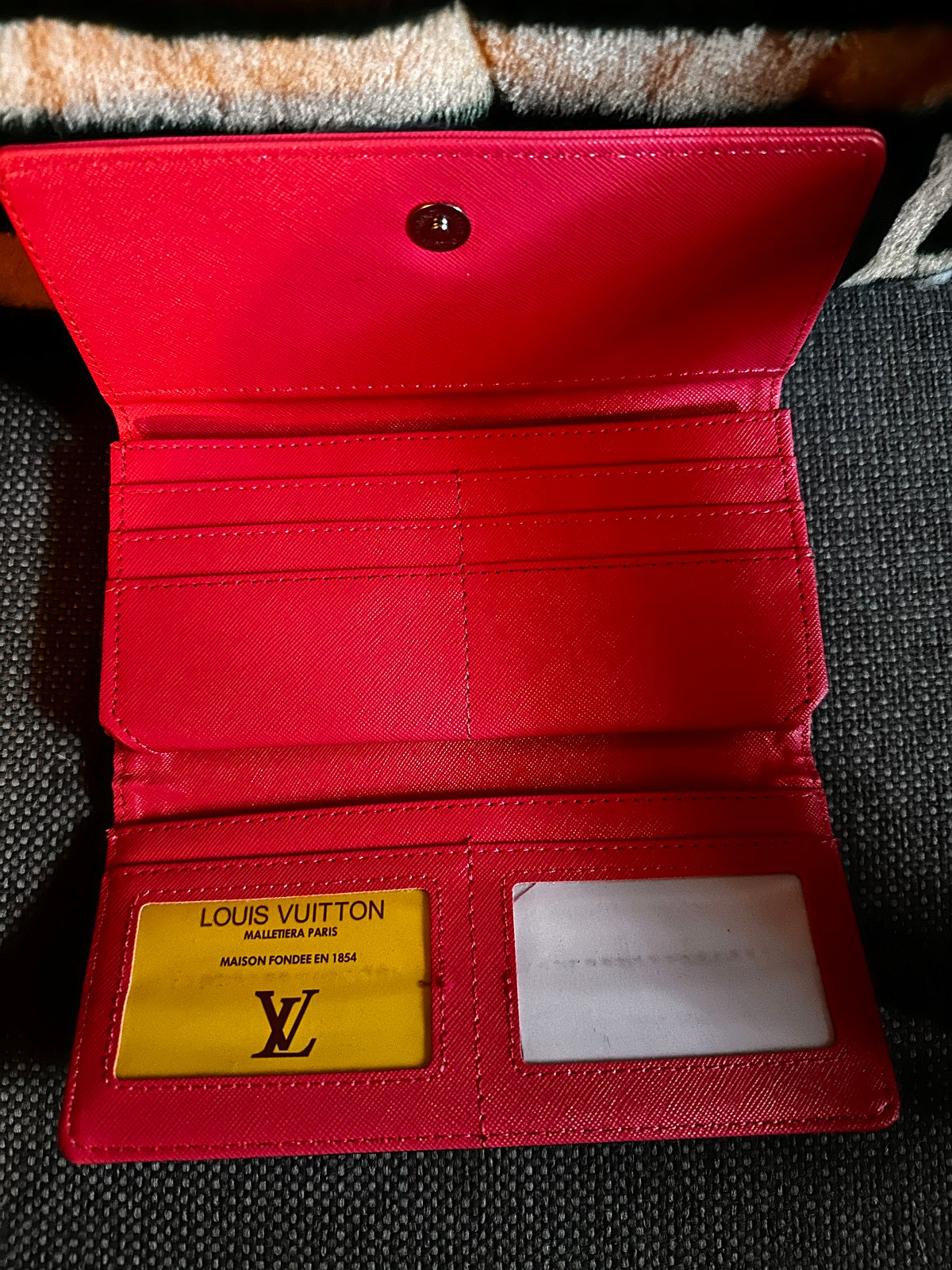 LOUIS VUITTON Leather Wallet LV - Pink