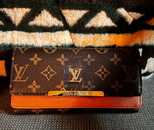 LOUIS VUITTON Leather Wallet LV - Tan
